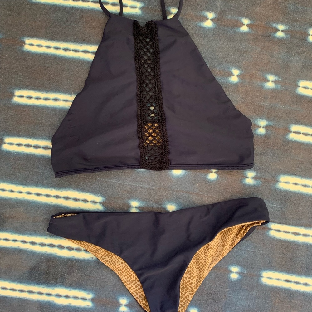 Acacia Bikini. Size Large.